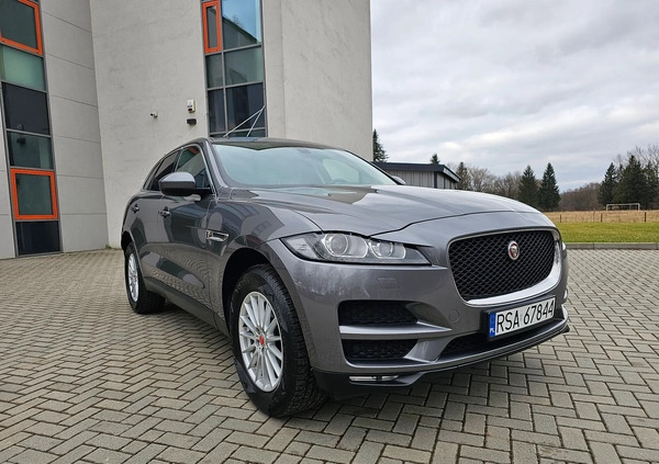 Jaguar F-Pace cena 63000 przebieg: 164000, rok produkcji 2017 z Sanok małe 781